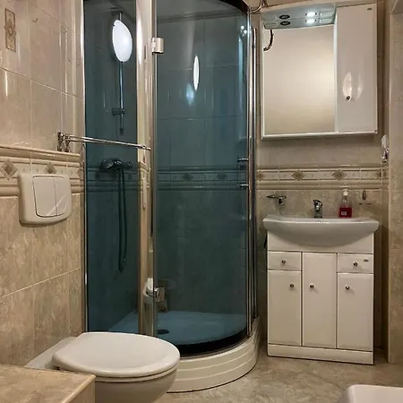 شقة Kolobrzeska Mansarda, Narutowicza 8