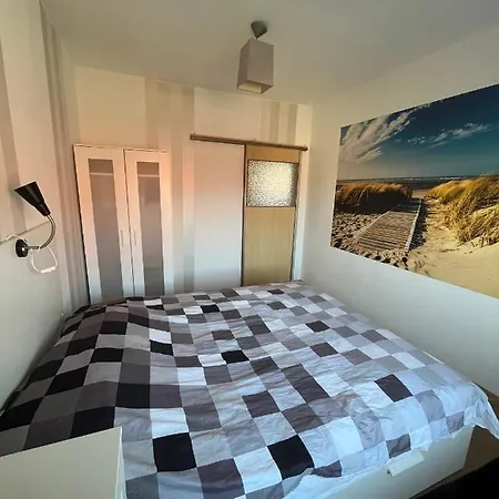 Kolobrzeska Mansarda, Narutowicza 8 *