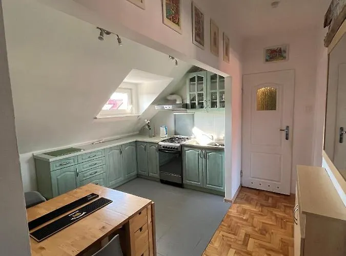 Kolobrzeska Mansarda, Narutowicza 8 شقة *