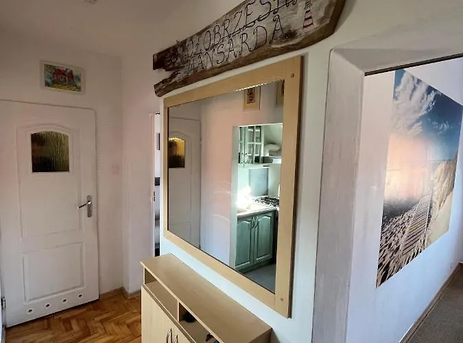 Apartment Kolobrzeska Mansarda, Narutowicza 8 *